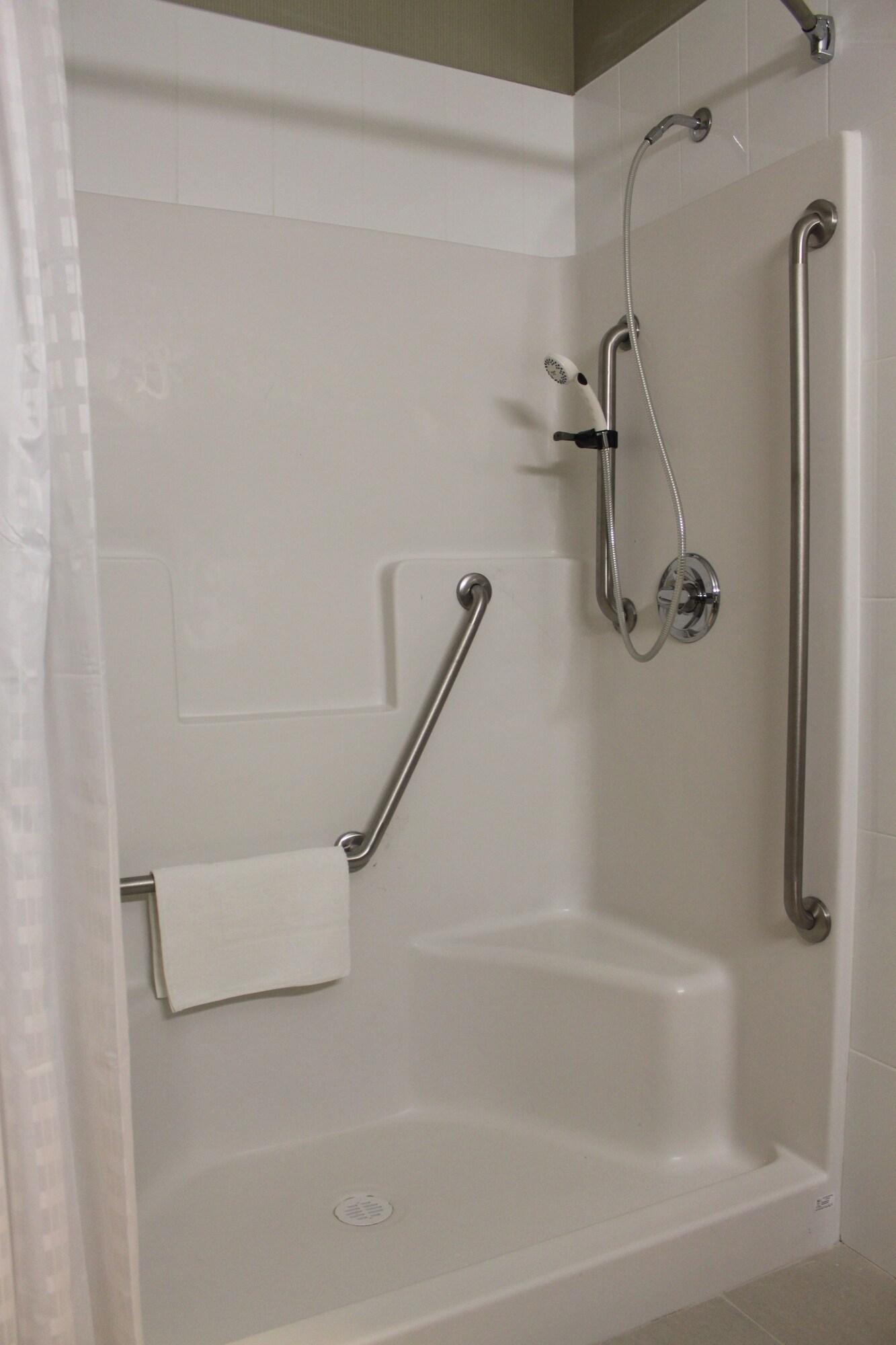 Meridian Inn & Suites Lloydminster Ngoại thất bức ảnh