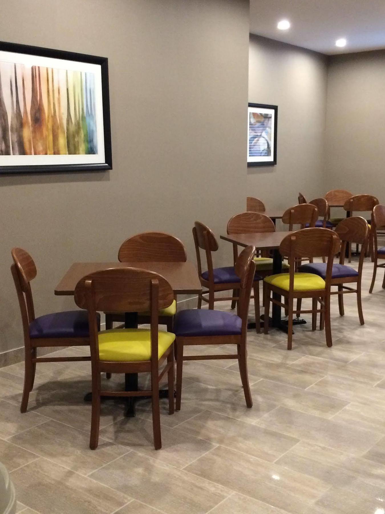 Meridian Inn & Suites Lloydminster Ngoại thất bức ảnh